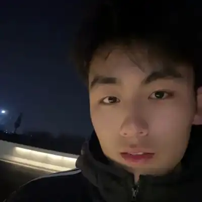 邱玲